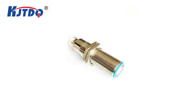 RU600D-M30M-LIU8X2-H1141 cylindrical design Analog output ultrasonic proximity sensor switch